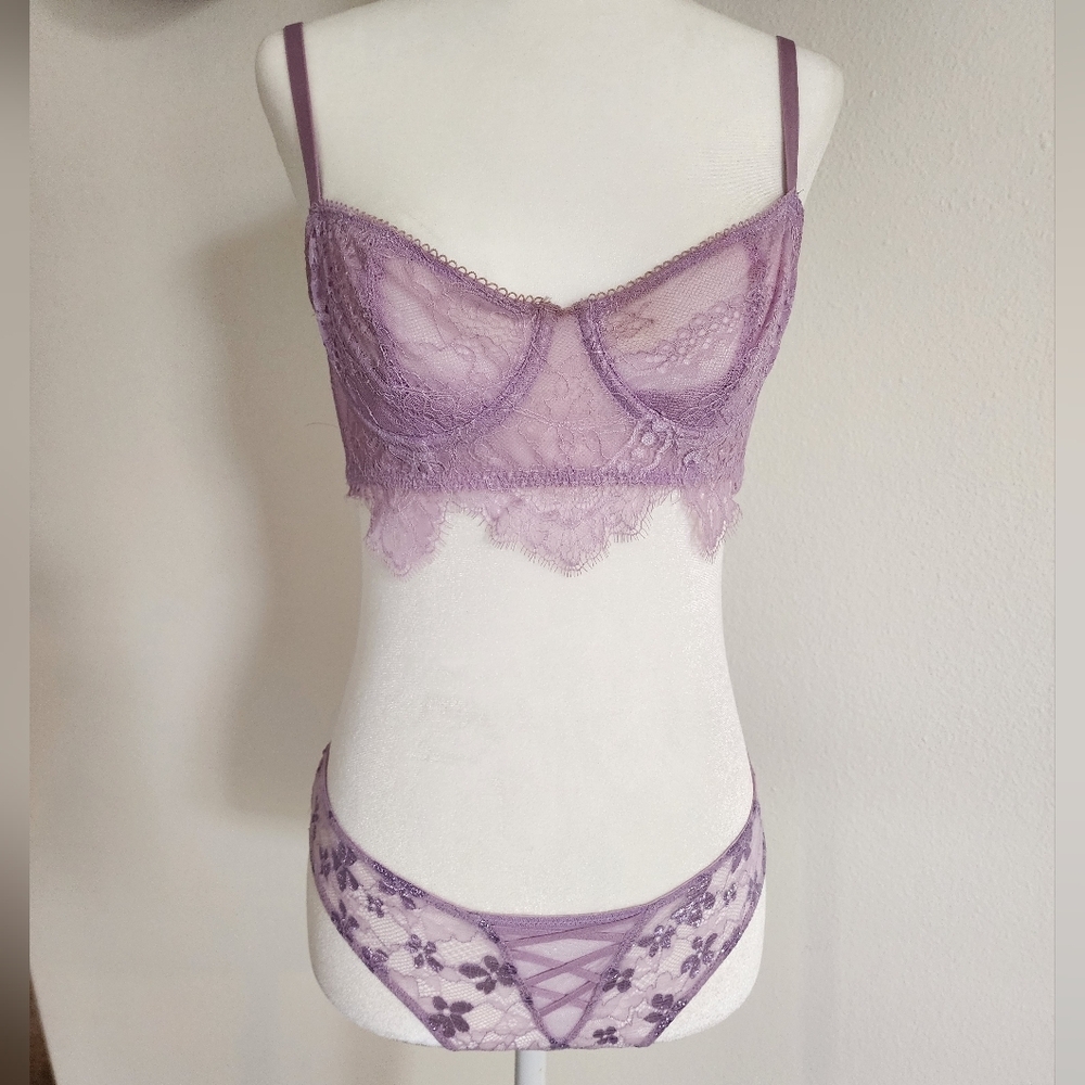 Victoria's Secret Lavender Lace Set 32C